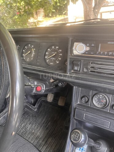 LADA (VAZ) 2105 1982, 85,000 km - 1.6 л - Salyan