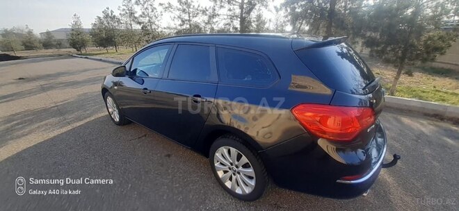 Opel Astra 2013, 212,000 km - 1.4 l - Ucar