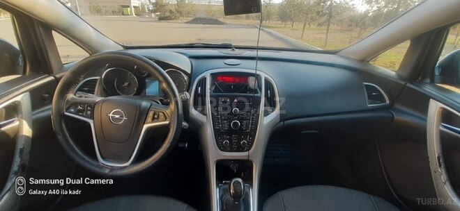 Opel Astra 2013, 212,000 km - 1.4 l - Ucar