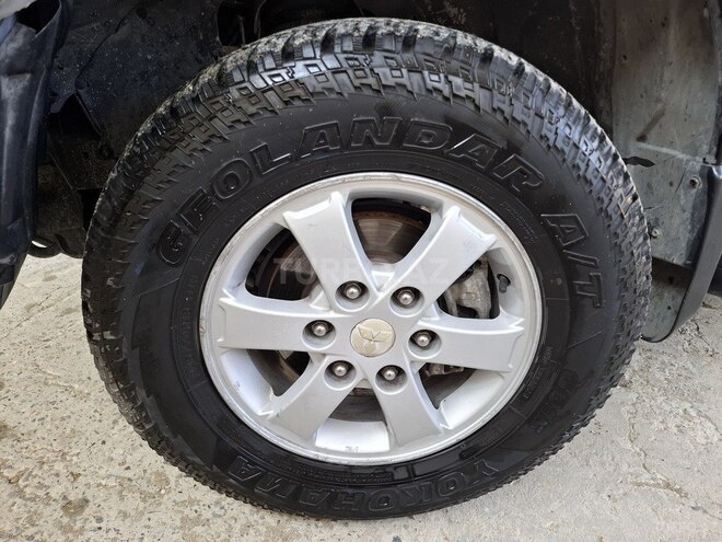 Mitsubishi L200 2011, 375,000 km - 2.5 l - Bakı