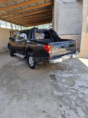 Mitsubishi L200 2011, 375,000 km - 2.5 l - Bakı