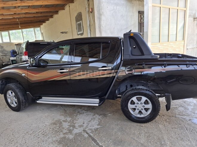 Mitsubishi L200 2011, 375,000 km - 2.5 l - Bakı