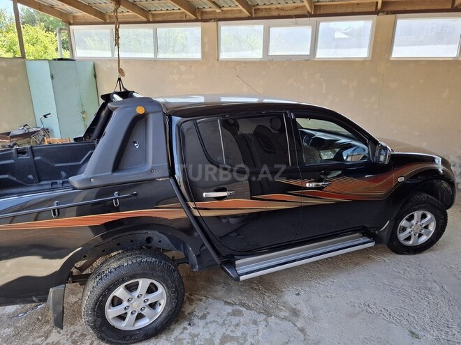 Mitsubishi L200 2011, 375,000 km - 2.5 l - Bakı