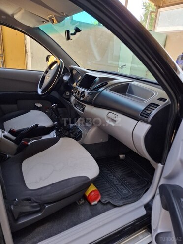 Mitsubishi L200 2011, 375,000 km - 2.5 l - Bakı