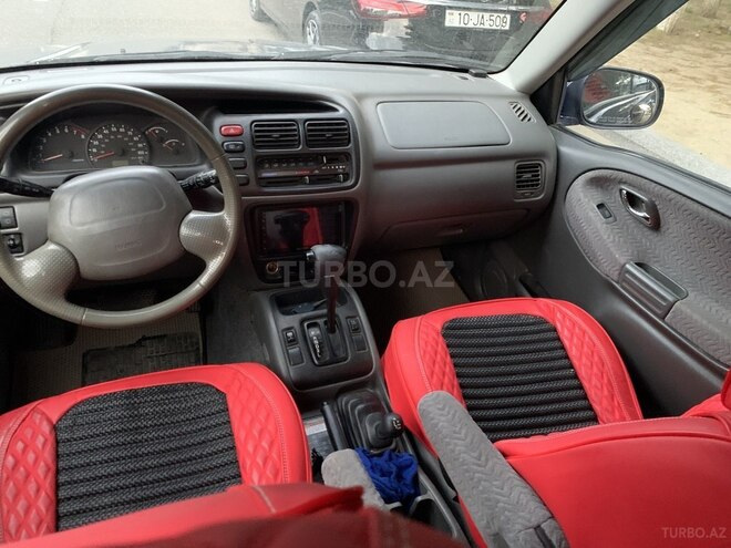 Suzuki Grand Vitara 2001, 177,041 km - 2.7 l - Sumqayıt