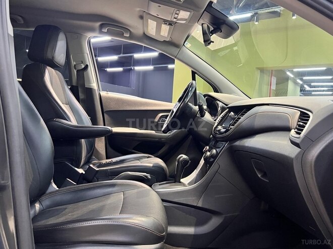 Chevrolet Trax-11