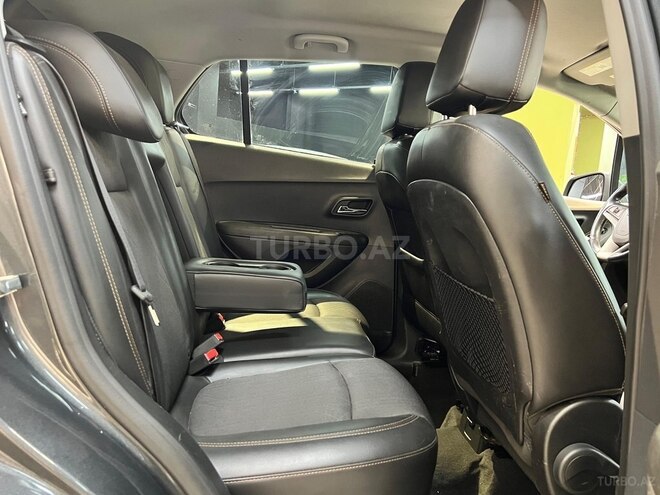 Chevrolet Trax-12