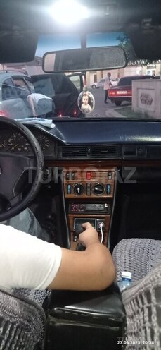 Mercedes E 200 1993, 357,890 km - 2.0 l - Sabirabad