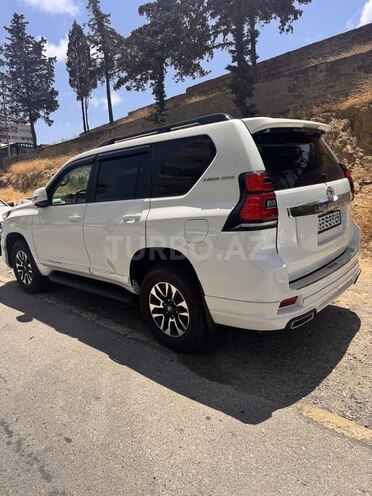 Toyota Land Cruiser Prado-9