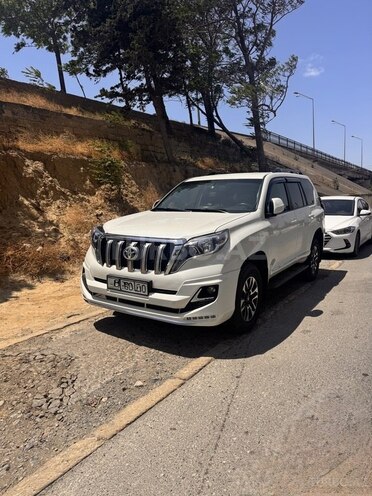 Toyota Land Cruiser Prado-3