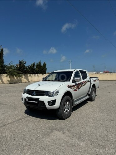Mitsubishi L200 2013, 570,000 km - 2.5 l - Bakı