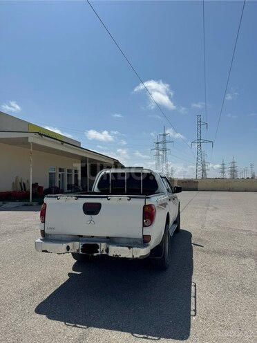 Mitsubishi L200 2013, 570,000 km - 2.5 l - Bakı