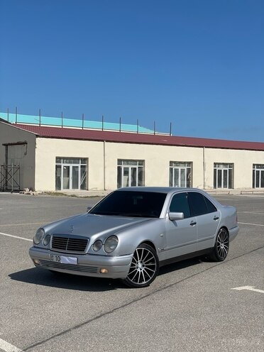 Mercedes E 240 1998, 495,000 km - 2.4 l - Bakı