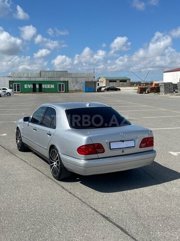Mercedes E 240 1998, 495,000 km - 2.4 l - Bakı
