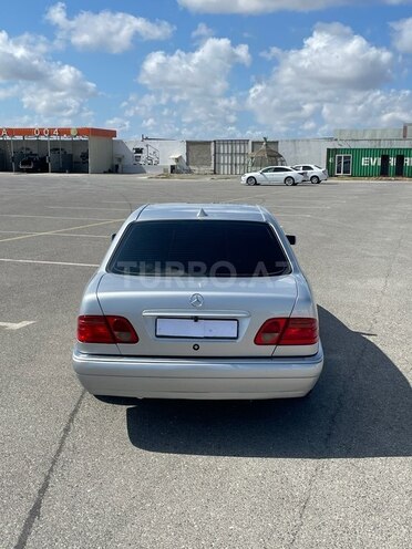Mercedes E 240 1998, 495,000 km - 2.4 l - Bakı