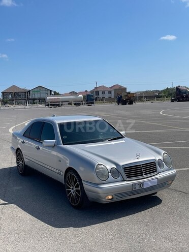 Mercedes E 240 1998, 495,000 km - 2.4 l - Bakı