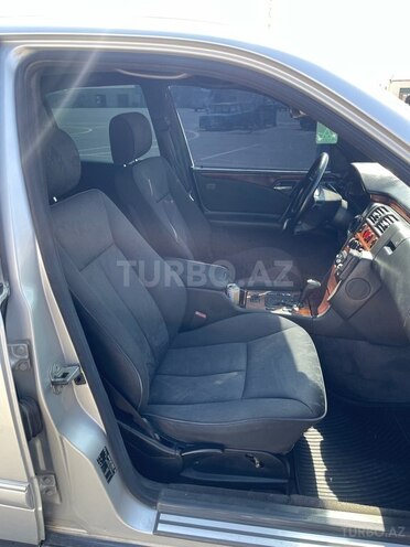 Mercedes E 240 1998, 495,000 km - 2.4 l - Bakı