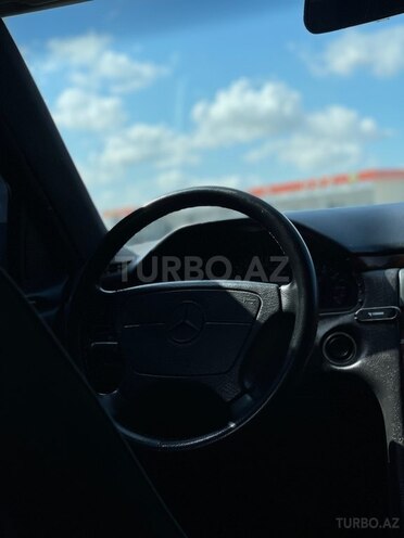 Mercedes E 240 1998, 495,000 km - 2.4 l - Bakı