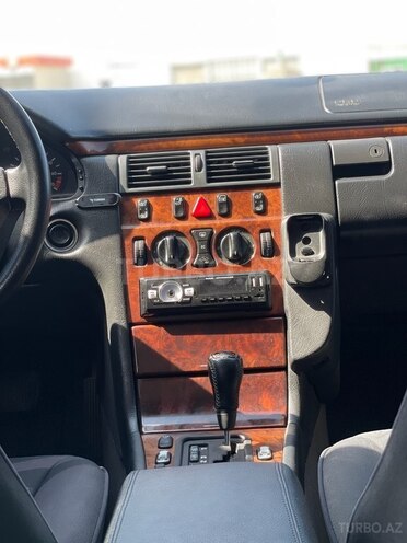 Mercedes E 240 1998, 495,000 km - 2.4 l - Bakı