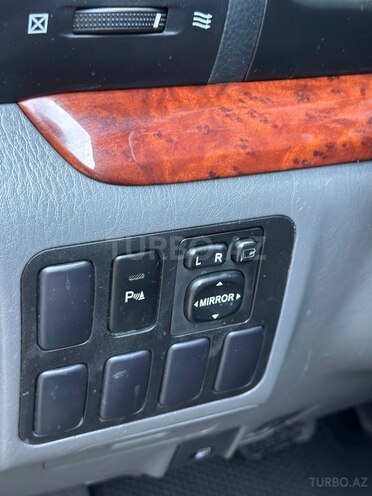 Toyota Land Cruiser Prado-7