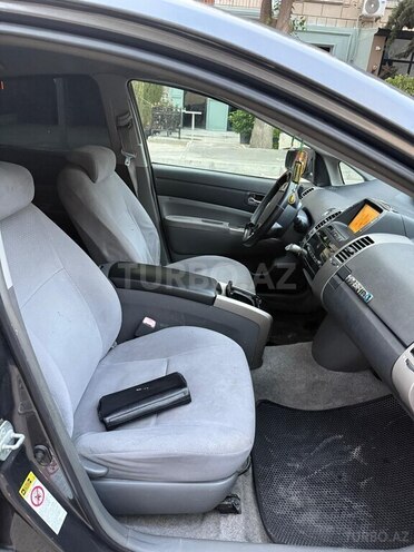 Toyota Prius-7