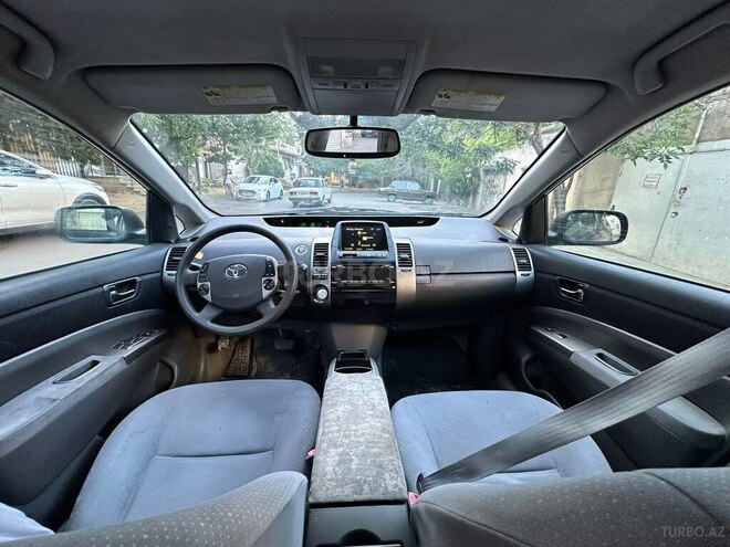 Toyota Prius-8