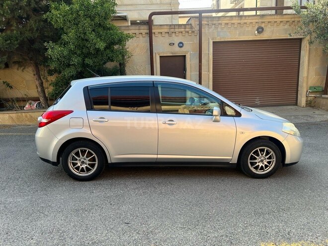 Nissan Tiida-6