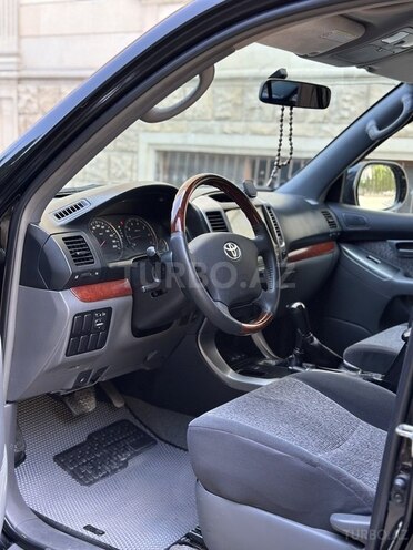 Toyota Land Cruiser Prado-5