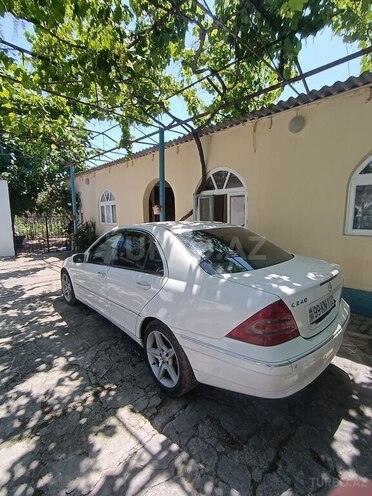 Mercedes C 240 2003, 385,422 km - 2.4 l - Xudat