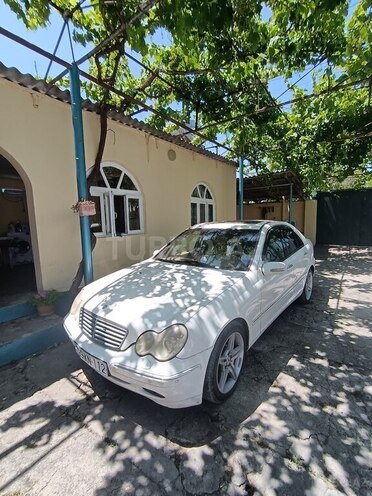 Mercedes C 240 2003, 385,422 km - 2.4 l - Xudat