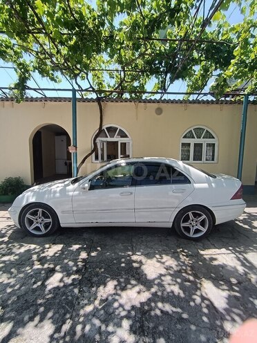 Mercedes C 240 2003, 385,422 km - 2.4 l - Xudat