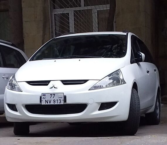 Mitsubishi Grandis 2007, 148,000 km - 2.4 l - Bakı