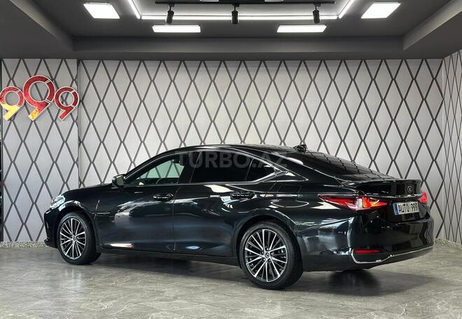 Lexus ES 300h-7