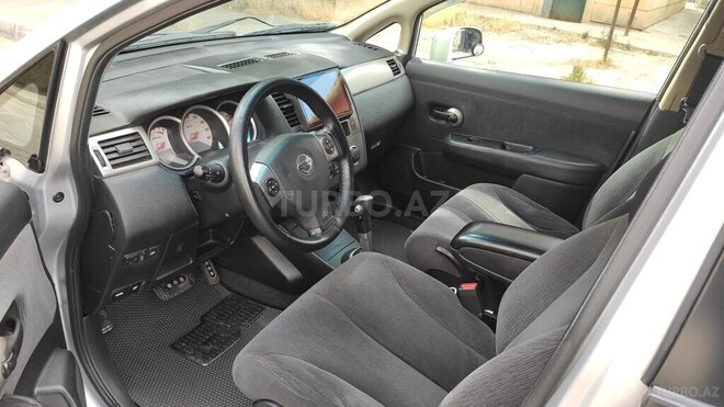 Nissan Tiida-10