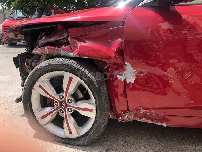 Hyundai Veloster 2013, 157,000 km - 1.6 л - Bakı