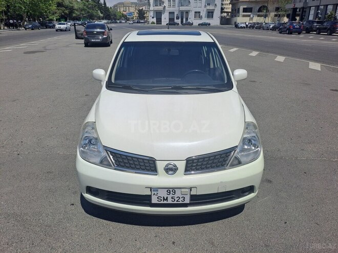 Nissan Tiida-2