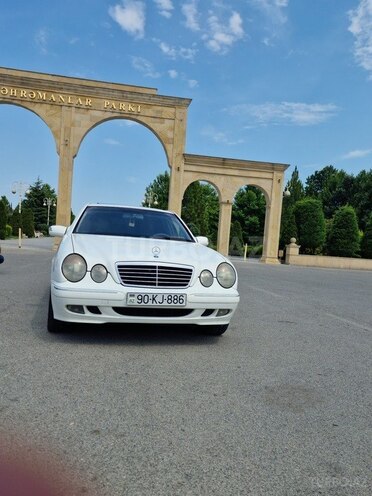 Mercedes E 320 2001, 390,000 km - 3.2 l - Bərdə