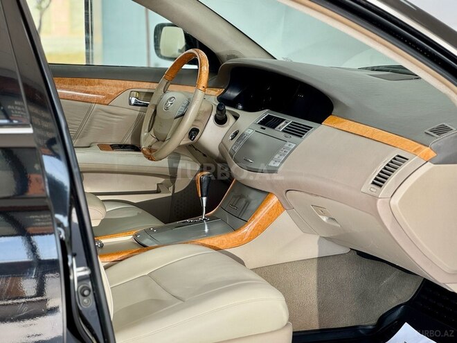 Toyota Avalon-13
