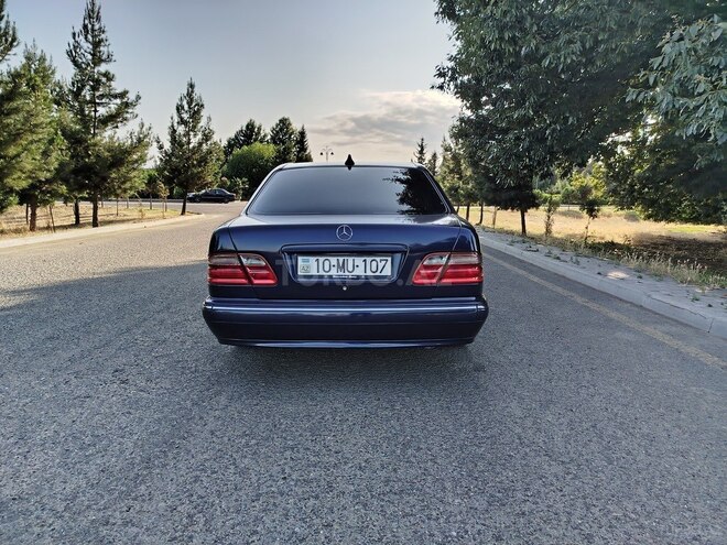 Mercedes E 240 1999, 100,000 km - 2.4 l - Masallı