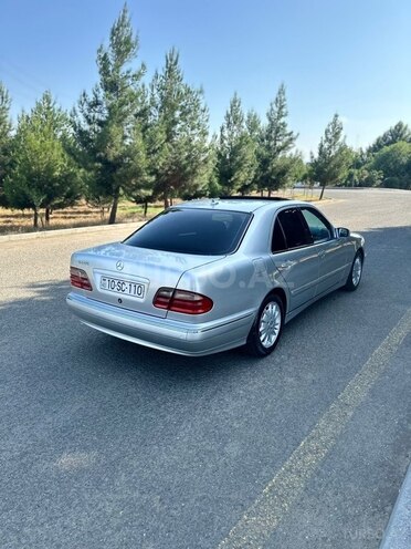 Mercedes E 240 2000, 255,007 km - 2.4 l - Masallı