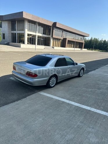 Mercedes E 240 2000, 255,007 km - 2.4 l - Masallı