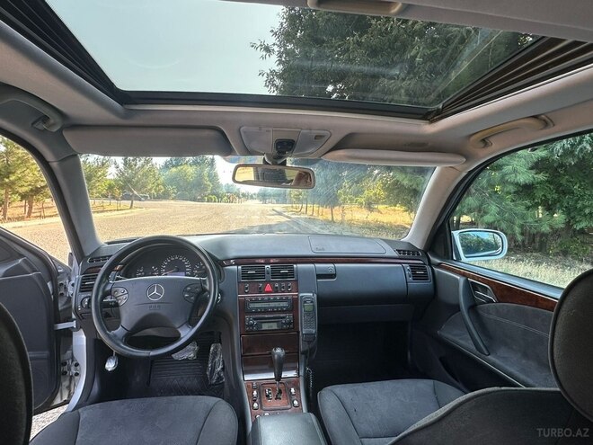Mercedes E 240 2000, 255,007 km - 2.4 l - Masallı