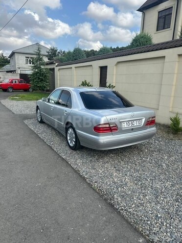 Mercedes E 240 2000, 255,007 km - 2.4 l - Masallı