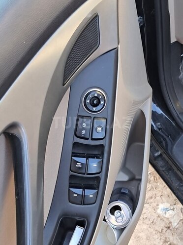 Hyundai Elantra 2015, 418,429 km - 1.8 l - Bakı