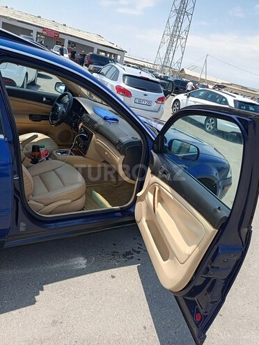 Volkswagen Passat 2001, 300,000 km - 2.8 l - Masallı