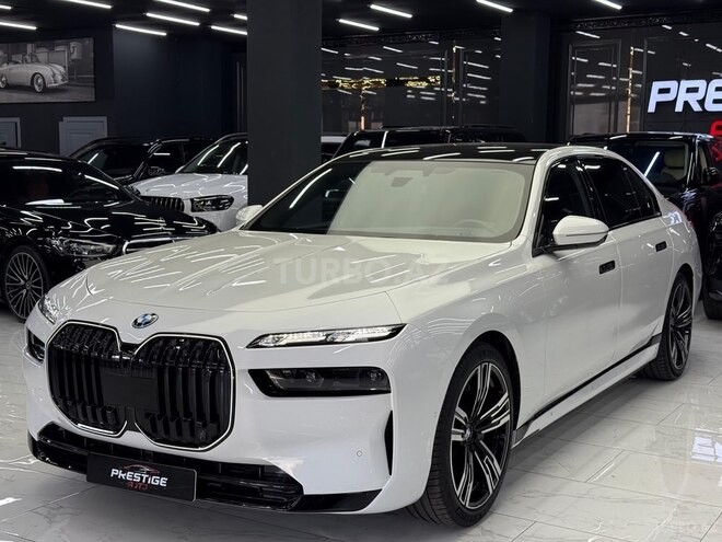 BMW i7-1
