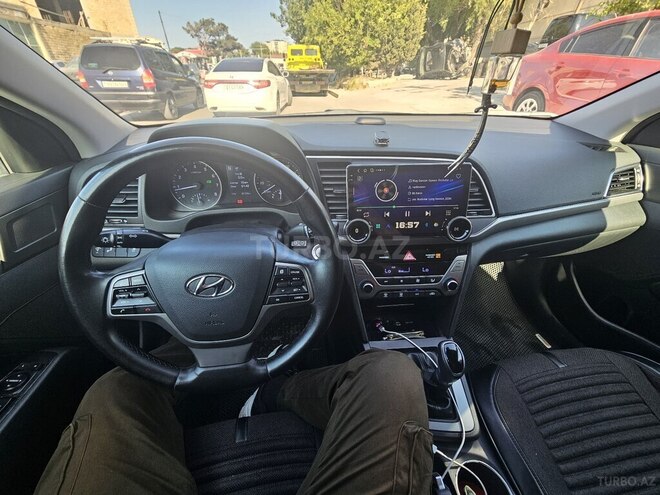 Hyundai Elantra 2018, 145,058 km - 2.0 л - Bakı
