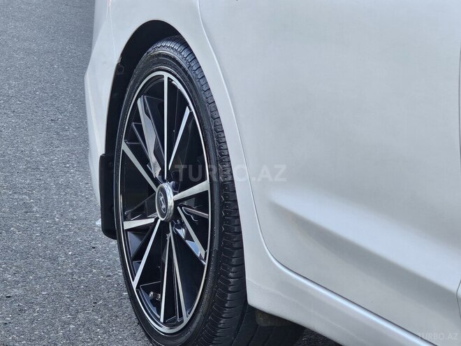 Hyundai Elantra-17