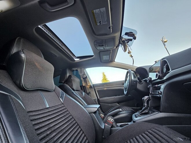 Hyundai Elantra-20