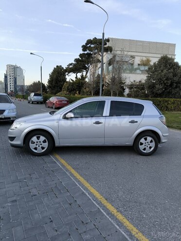 Opel Astra 2010, 190,000 km - 1.4 l - Bakı